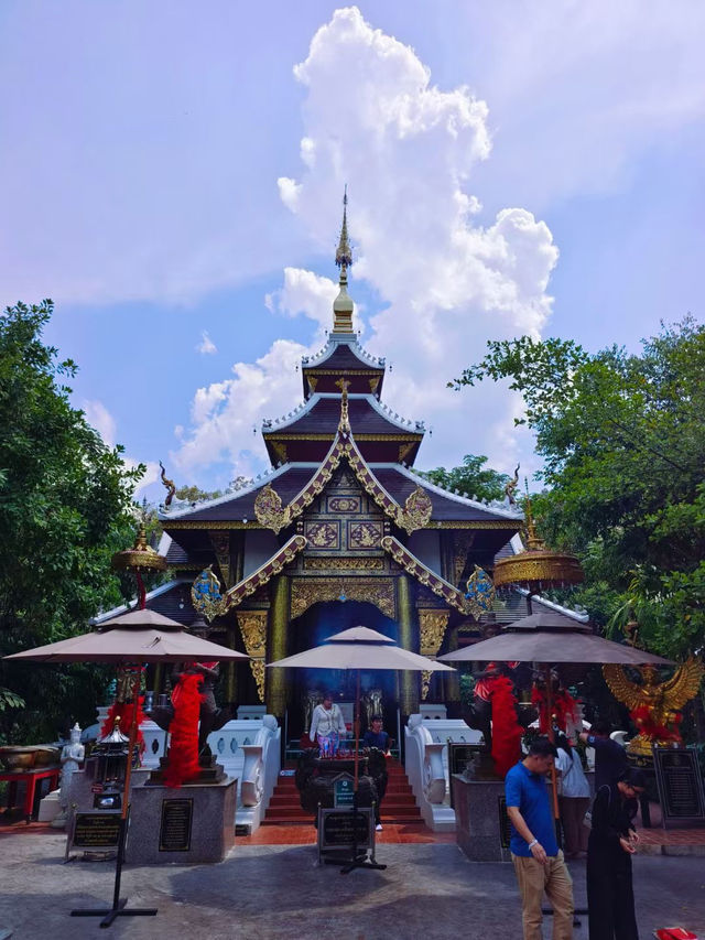 รีวิว “ม่อนกุเวร – อุทยานมหาราชท้าวเวสสุวรรณ