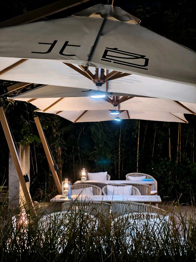 A hidden gem in Zaozhuang with live music & private spaces 
