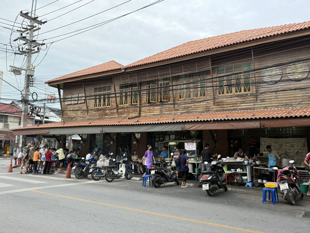 เจ๊กเปี๊ยะ หัวหิน  Street Food ระดับตำนาน 