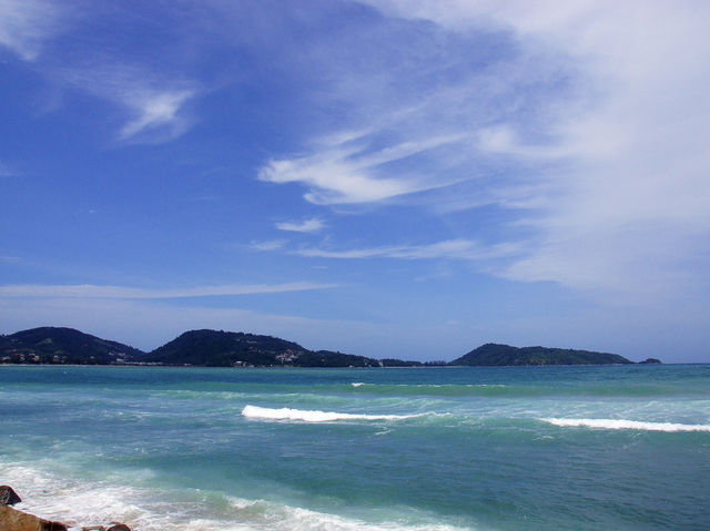 🌊 Surin Beach, Phuket – Calm, Clear, and Surprisingly Classy 