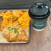 🍃Post-Hike Treat at Hill & Heal Café – A Hidden Gem in Kluang!🌿