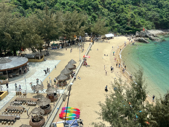 Hot Summer Vibes at the Akanara Hotel Restaurant