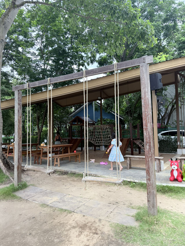 📍Living a dream cafe & playground ที่นี่สวยมากกกก