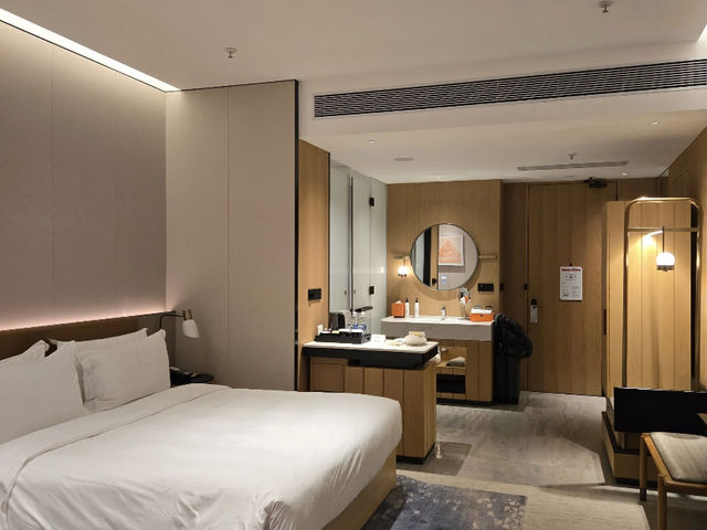 Shenzhen: My Love Affair with the City of Innovation & a Stay at Mercury Garden Hotel! 🏙️💖