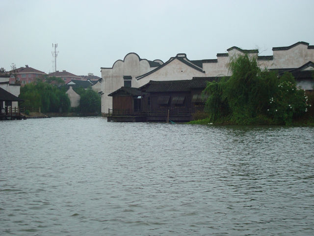 🌊 Wuzhen Dongzha — A Peaceful Walk Through Water and Time