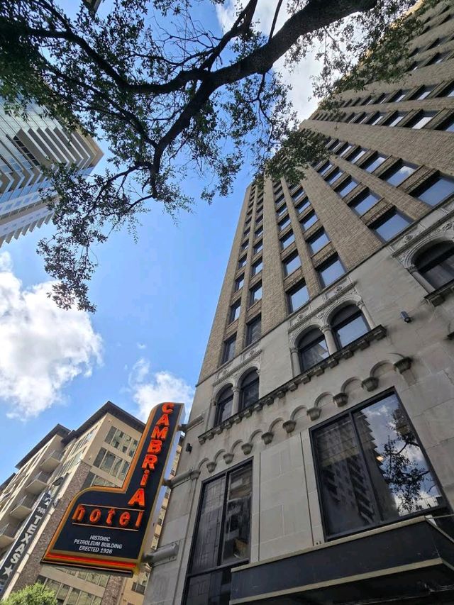 Cambria Hotel Houston Downtown Convention Center