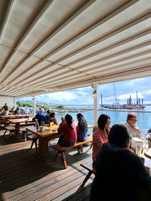 🍽️ มื้อกลางวันที่ The Boat Shed, Sydney