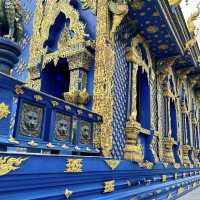 🐉💙 *Wat Rong Suea Ten: The Electric Blue Temple of Chiang Rai* 🏯✨