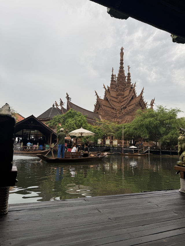 🪵 รีวิว: Sanctuary of Truth Museum