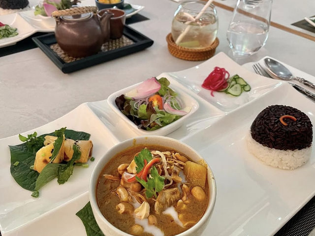 一流ホテルのような空間で味わう芸術的タイ料理🇹🇭