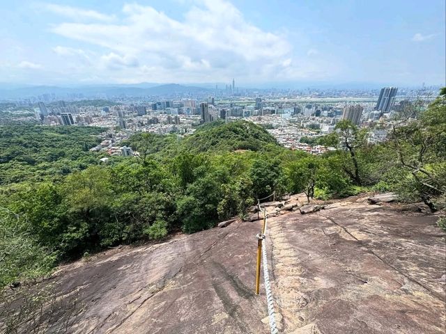 Jinmianshan Scissor Rock Hike Was Short Steep and Kinda Epic