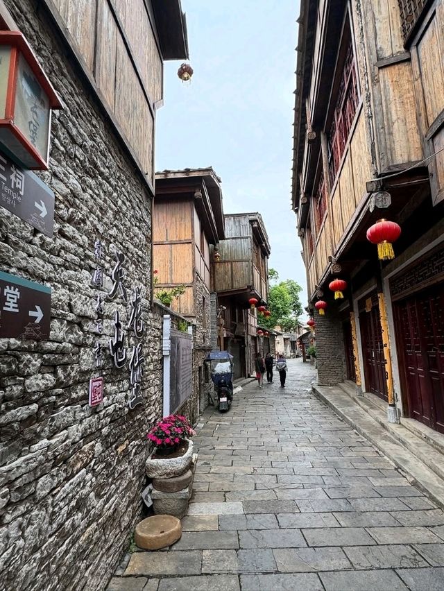 Stepping Back in Time at Tianlong Tunbao Stepping Back in Time at Tianlong Tunbao