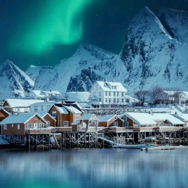 挪威羅弗敦群島的極光衝浪