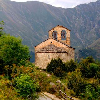 杜羅聖奎爾斯教堂 (Santa Quirce de Durro) 是博伊谷的一座羅馬式教堂，於 2000 年被聯合國教科文組織列為世界遺產