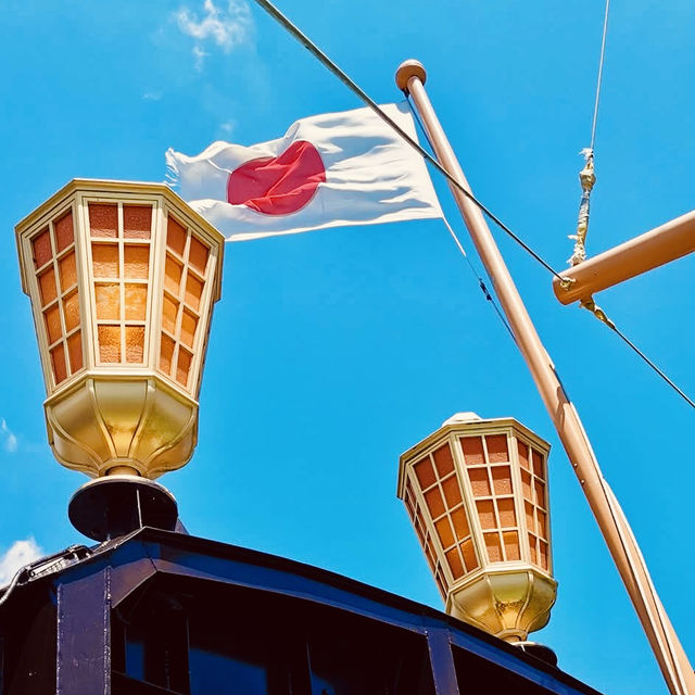 🚢「微風湖上行，富士山與箱根山景盡收眼底。」