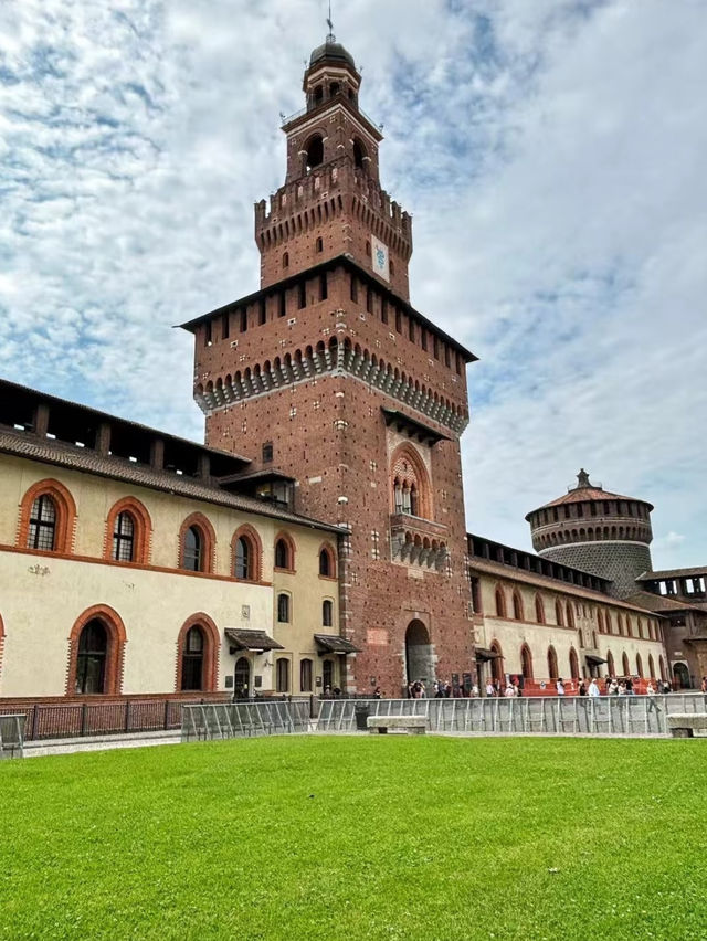 🏰 Sforza Castle (Milan Guide) 🇮🇹