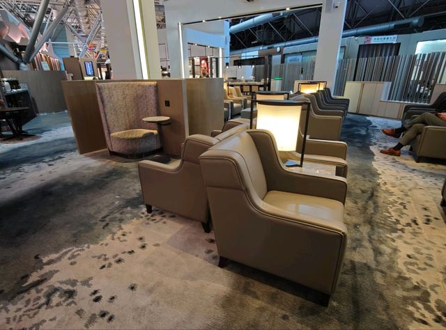 讓旅行多一分從容與尊榮#桃園機場第二航廈「環亞貴賓室」(Plaza Premium Lounge)-桃園市大園區 讓旅行多一分從容與尊榮#桃園機場第二航廈「環亞貴賓室」(Plaza Premium Lounge)-桃園市大園區