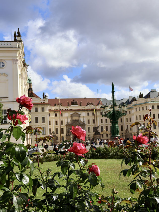 ‘Czech-ing’ Prague castle from my bucketlist 🏰🇨🇿 ‘Czech-ing’ Prague castle from my bucketlist 🏰🇨🇿