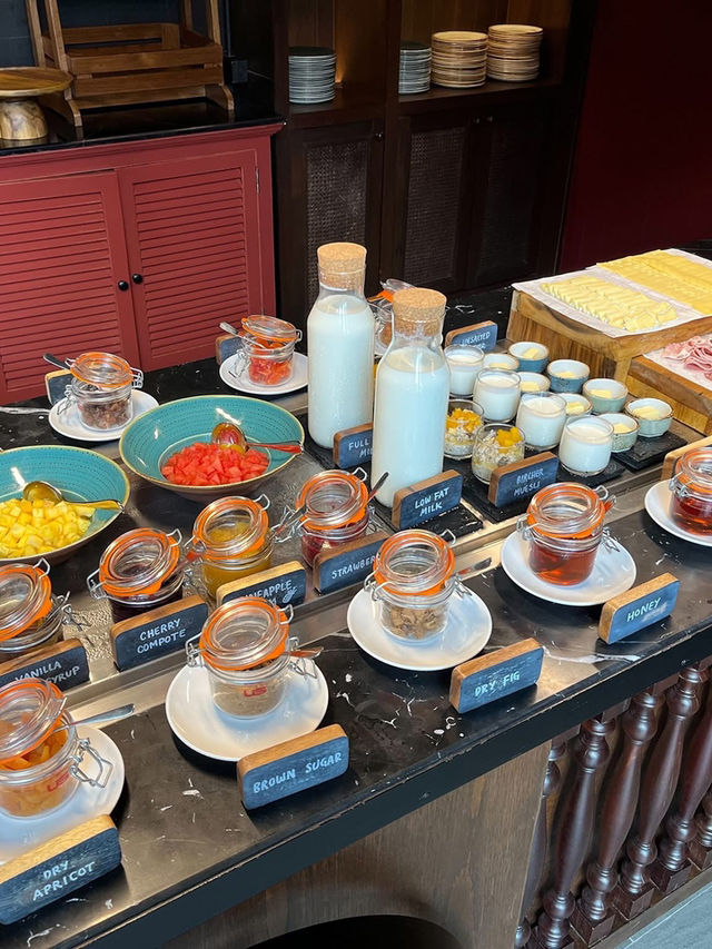 อาหารเช้า ปังๆ โรงแรม Kimpton Kitalay Samui 