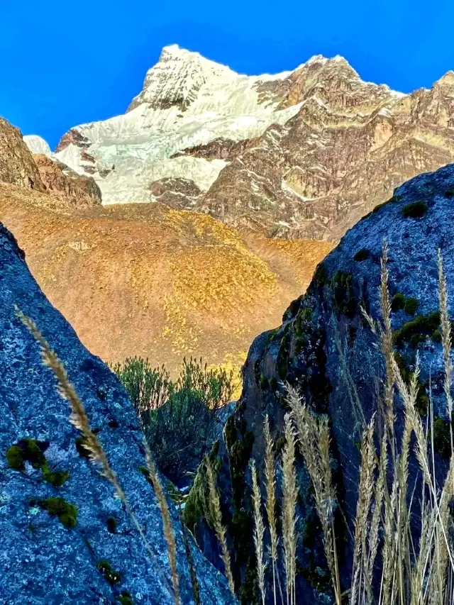 🏔️ Ausangate Mountain – The Majestic Sentinel of the Andes