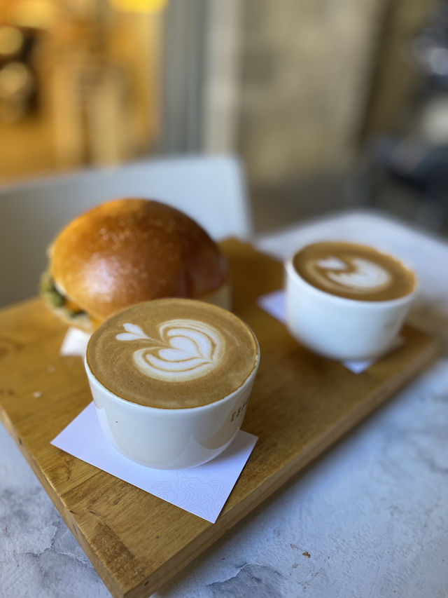 🌿 바르셀로나 밖의 숨겨진 힐링 도시, 지로나에 반하다