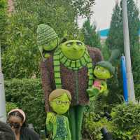 Theme Park Stroll🎠