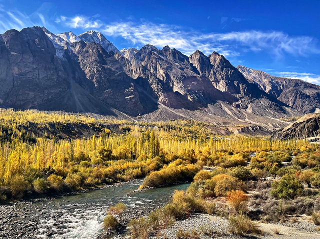 🏔️ “Siliharang Megalith — เส้นทางสายฟ้าที่พาใจสงบ 🏔️ “Siliharang Megalith — เส้นทางสายฟ้าที่พาใจสงบ