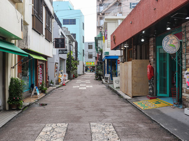 【沖縄県・石垣島】 日本最南端のアーケード商店街『ユーグレナモール』 【沖縄県・石垣島】 日本最南端のアーケード商店街『ユーグレナモール』