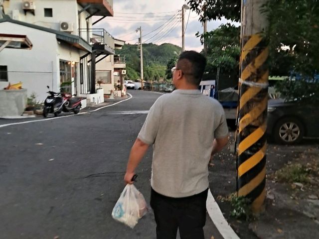 【萬里桐住宿心得|海邊走走 Sea Walking】 【萬里桐住宿心得|海邊走走 Sea Walking】