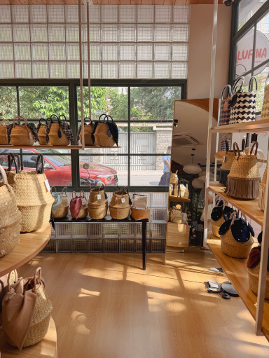 ベトナム】タオディエンにある素敵な籠バック屋さん。 | Trip.com