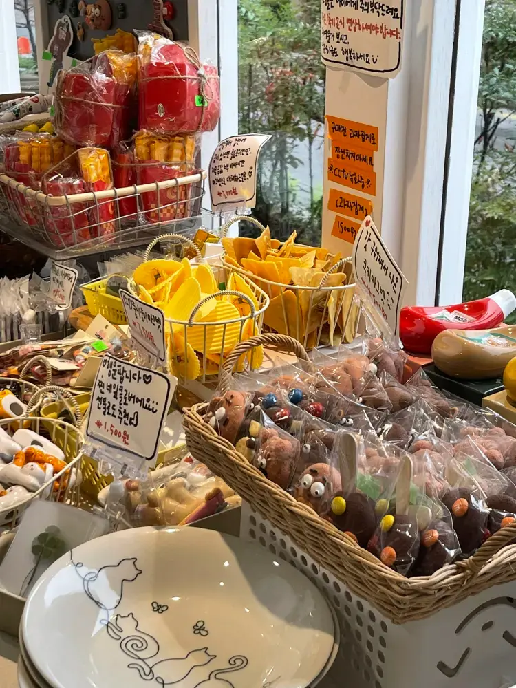 [水原/行宮洞] 日常に幸運を添えるエモーショナルな食器＆リビング雑貨ショップ「LUCKHEE（ロッキー）」 。