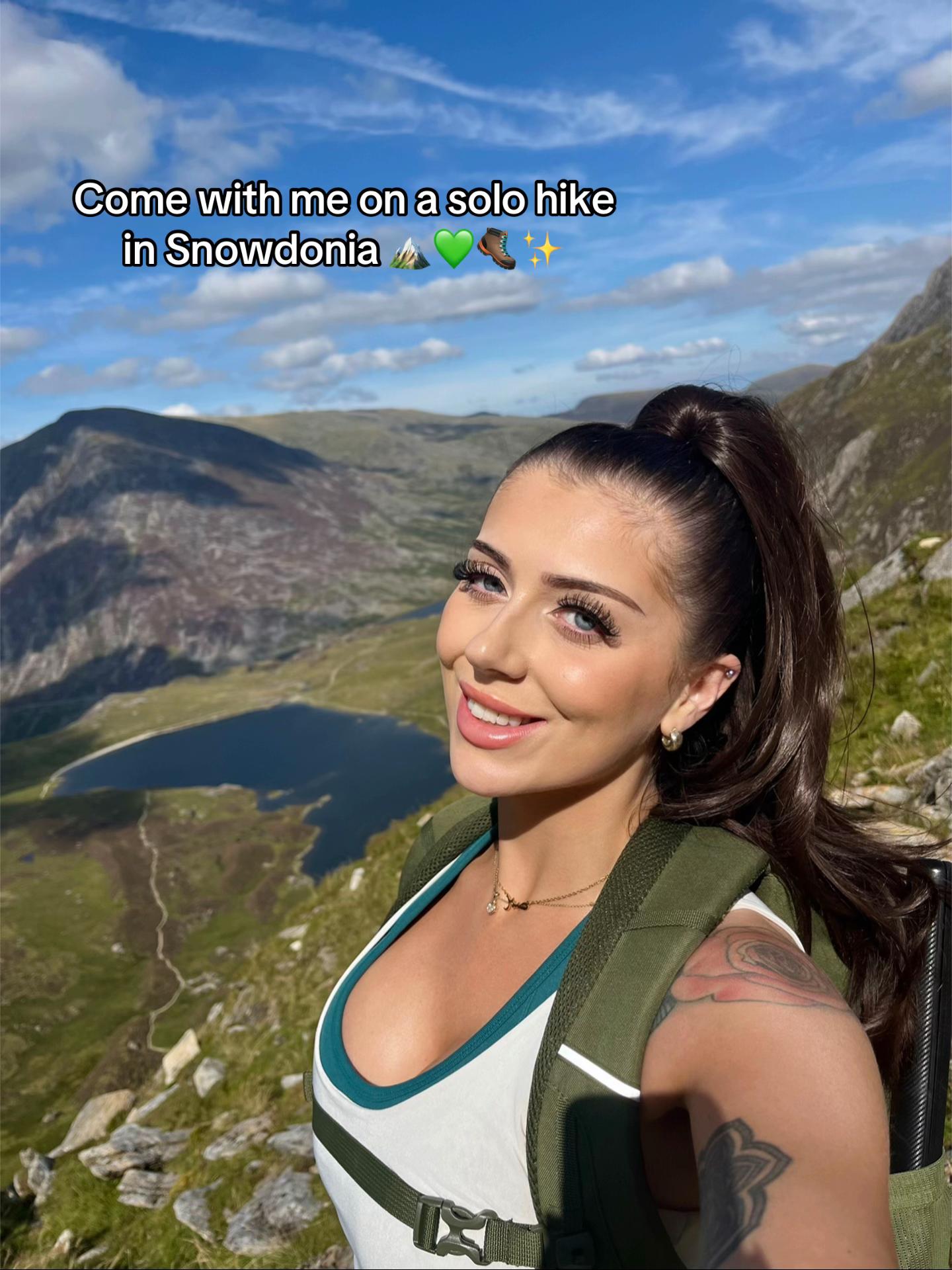 Llyn Idwal Circular Hike in Snowdonia