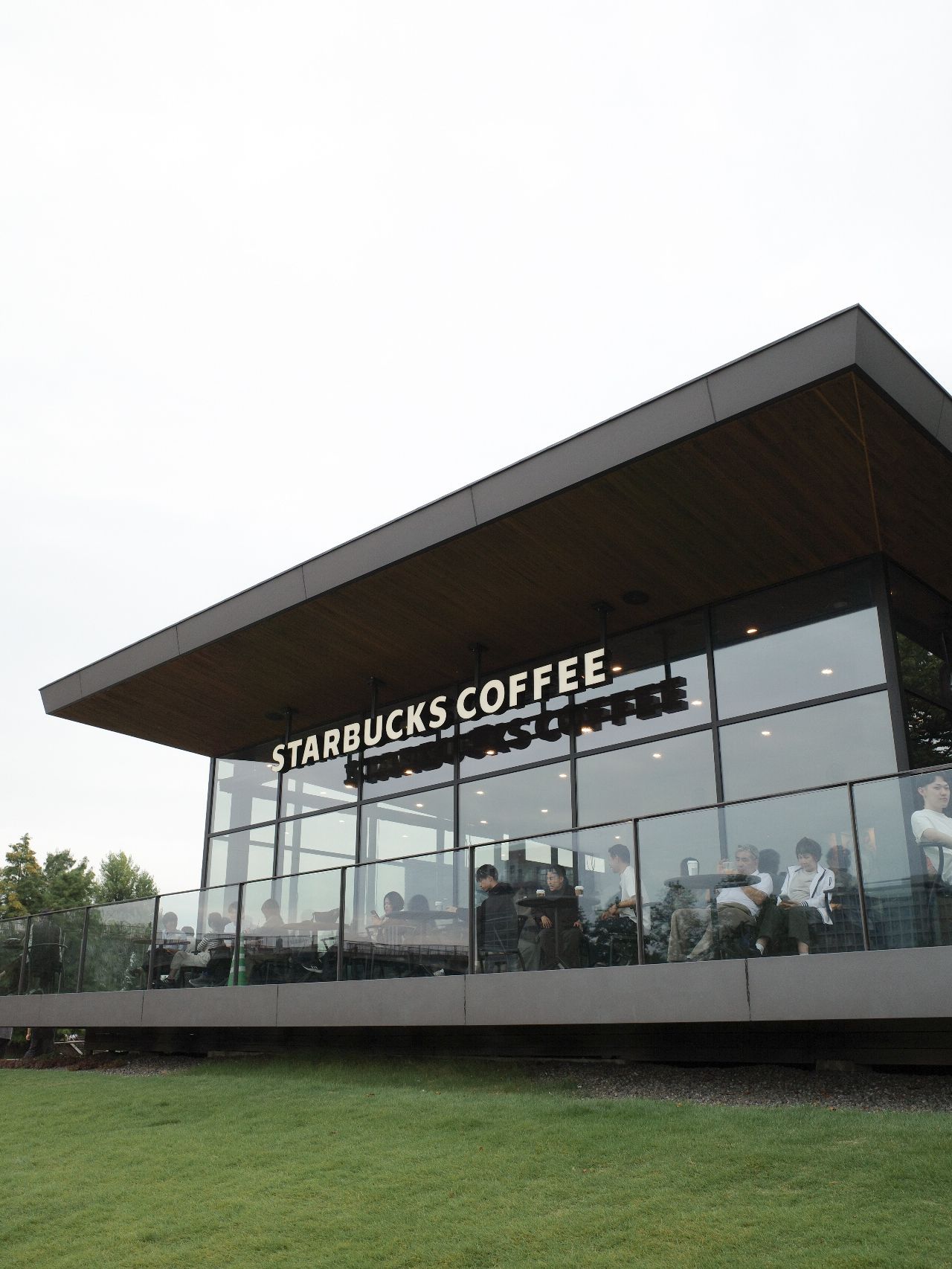 [Toyama] A Scenic Oasis Home to the "World's Most Beautiful Starbucks"! A Guide to Toyama Prefectural Fugan Canal Kansui Park.