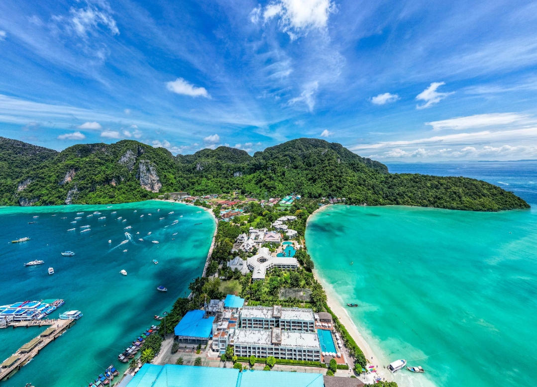 皮皮島：泰國夢幻般的藍色天堂🏝️💙