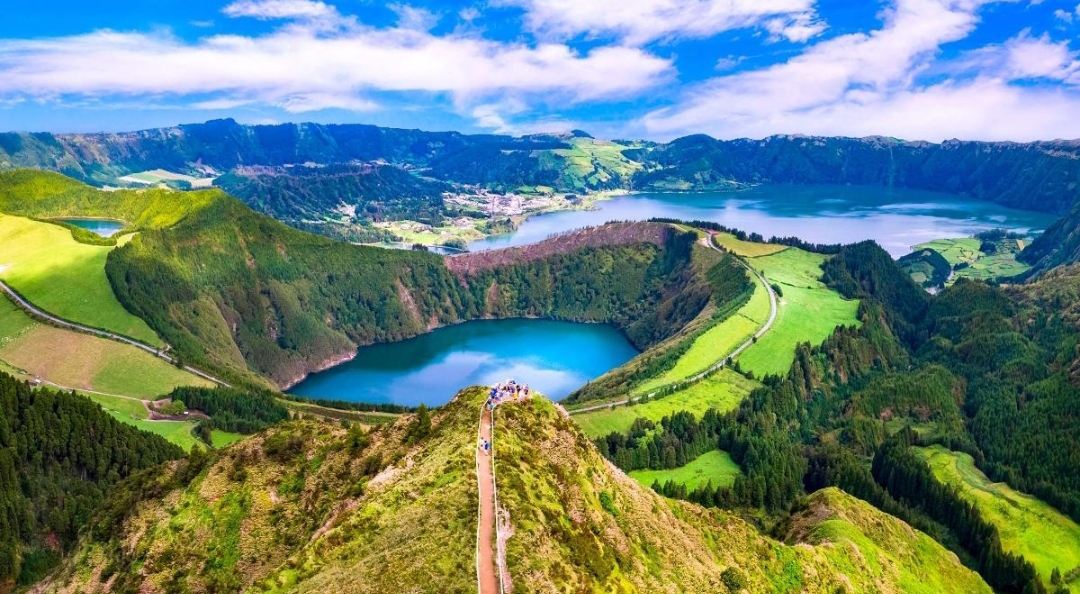 🌿 Discover São Miguel: Portugal’s Emerald Island in the Atlantic Ocean! 🇵🇹💙