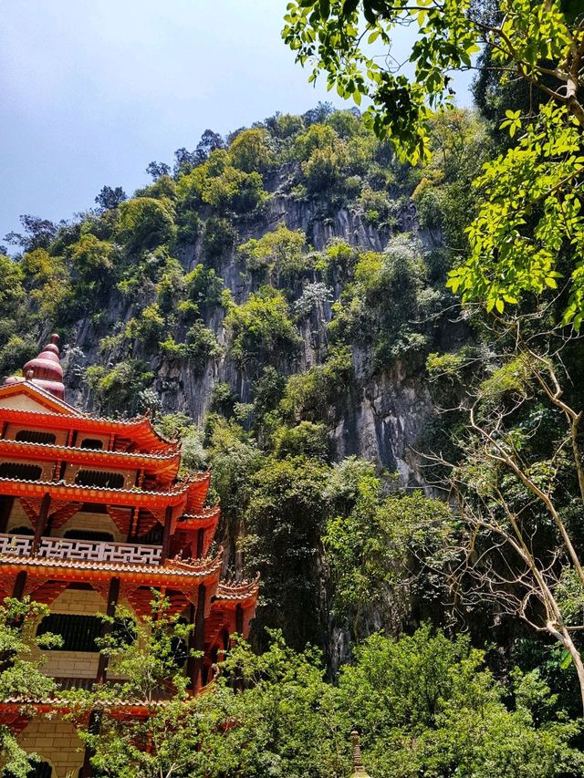 A cave temple in Ipho