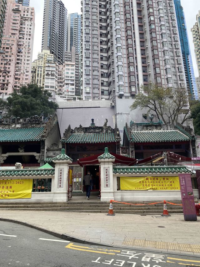 One of Hong Kong’s most famous urban temples⛩️