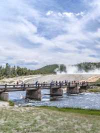 Midway Geyser Basin @ Yellowstone National Park