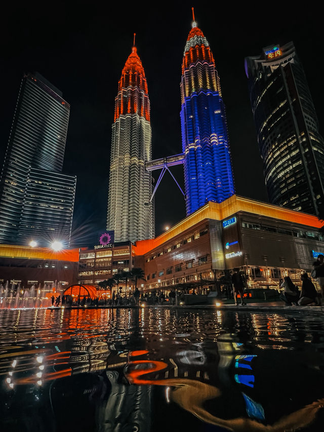 Petronas Twin Towers Glow Like a Dream on Holidays ✨