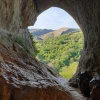 Thor’s Cave, A Hike with Breathtaking Views 