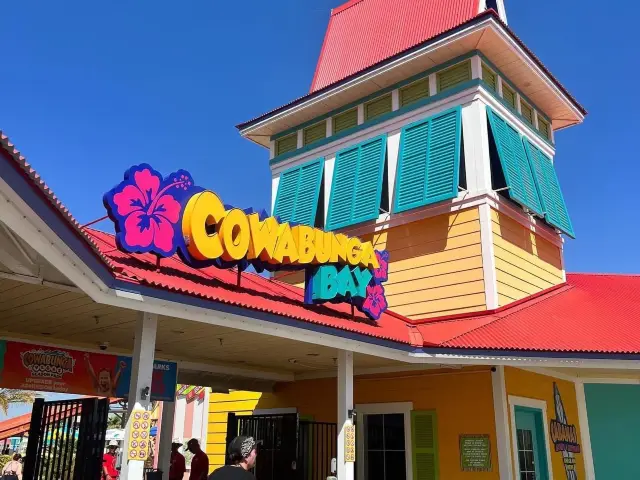 Cowabunga Bay Water Park 🇺🇸