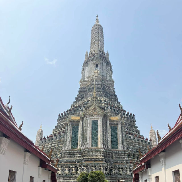 Wat Arun the famous temple of Bangkok 