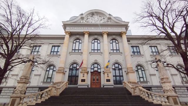 Take a beark at Latvian National Museum of Art. 🎨🖼️
