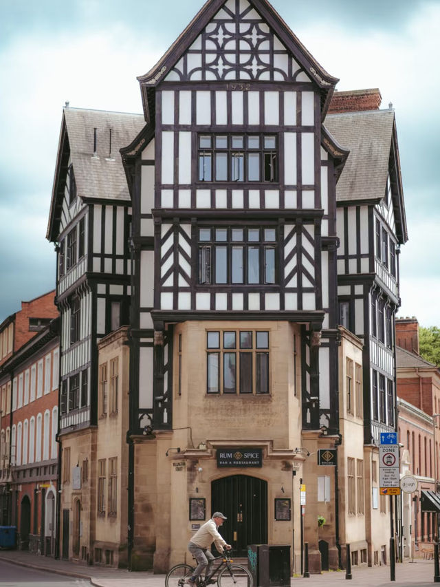 A Day with Kings and Foxes: Discovering Leicester’s Hidden Charms