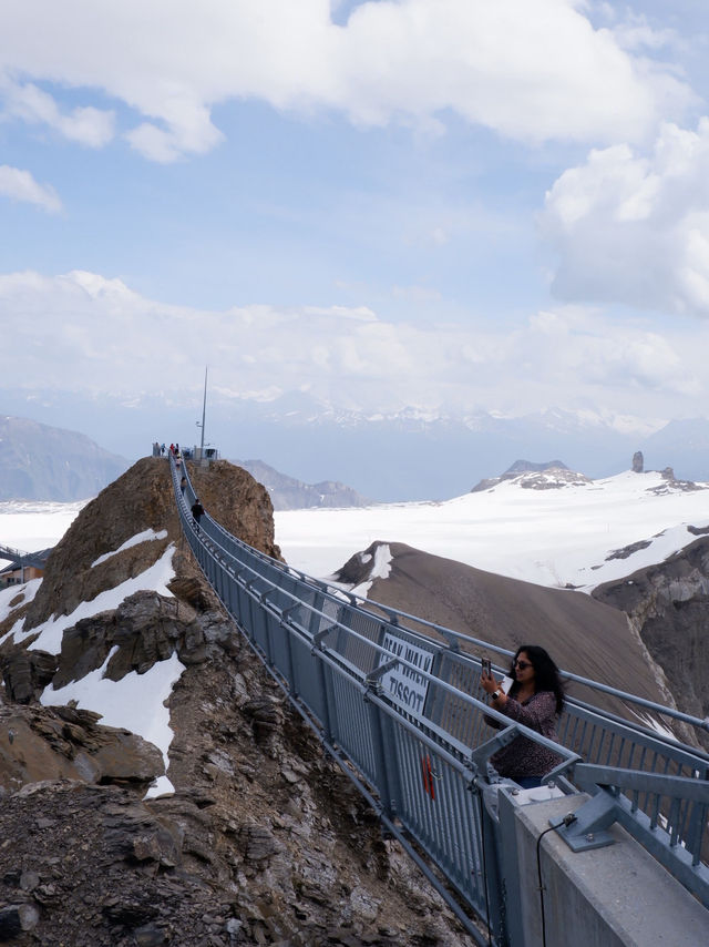 รีวิว: สะพาน Peak Walk by Tissot 