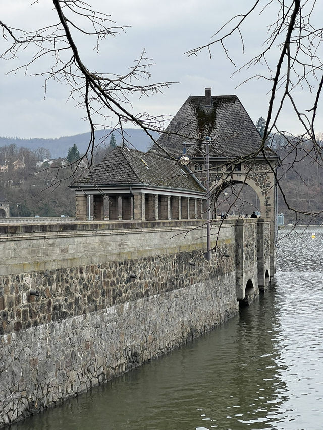 A marvel of engineering, history, and nature — welcome to the Edersee Dam in Hessen, Germany 🇩🇪🌊🏞️