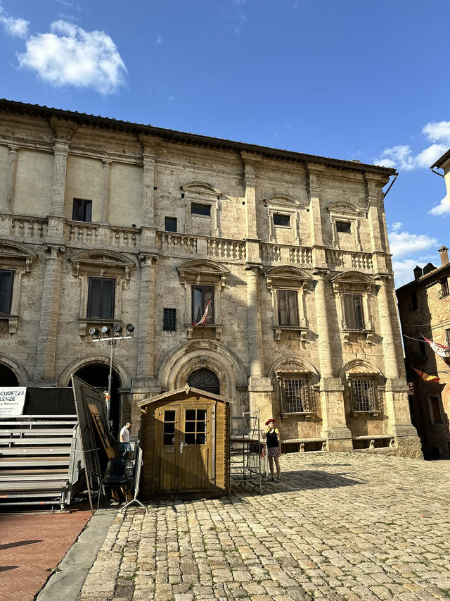 Wander Through Tuscan Charm: Montepulciano Review 