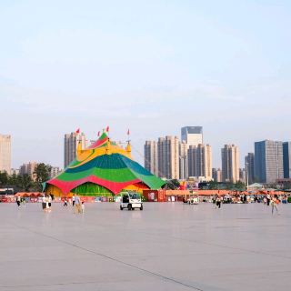 🎪蘿崗中央公園馬戲團：歡笑、燈光、現場表演