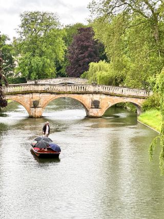 DISCOVERING CAMBRIDGE : From Historic Spires to Spicy Bites.