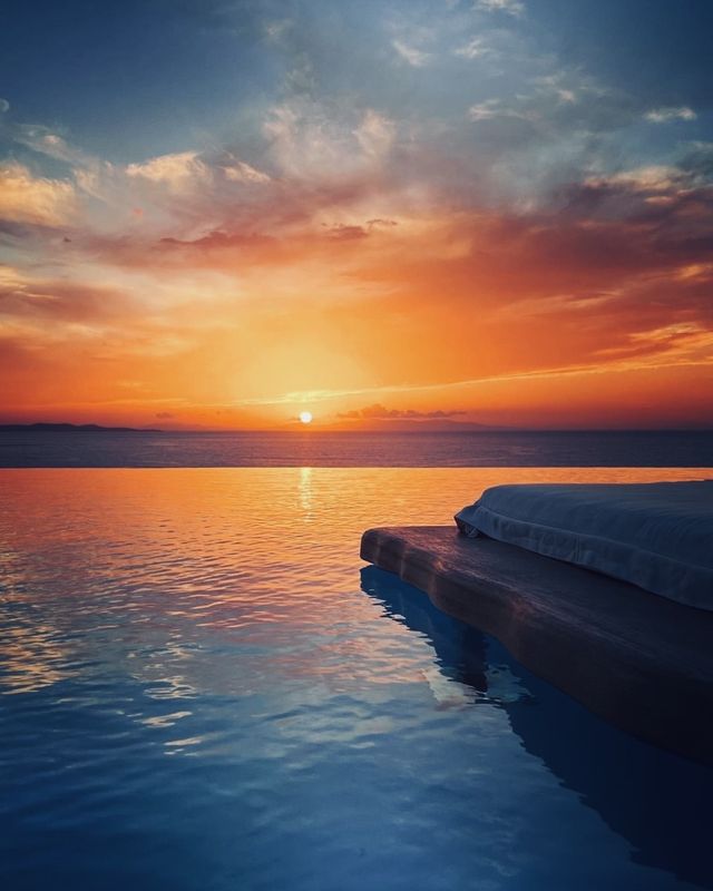 March trip to Greece | Cave hotel! Romantic love, sea, niche private collection.